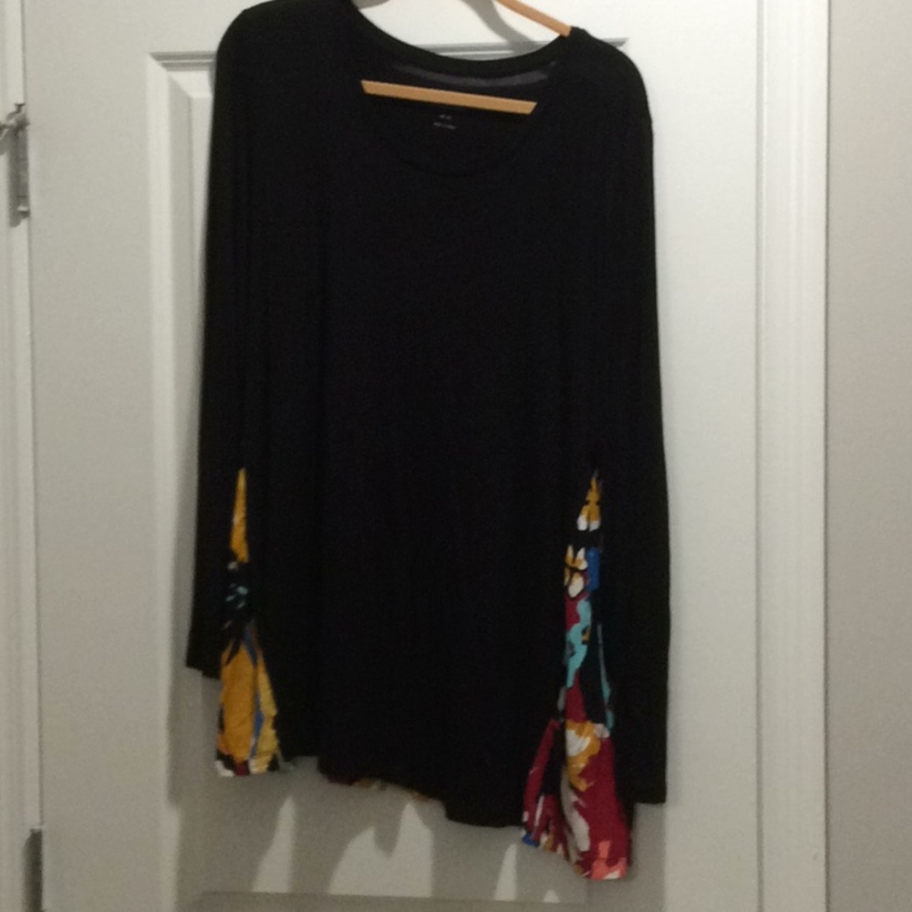Logo tunic